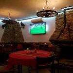 Полилеи от автентични реставрирани колела от каруца!