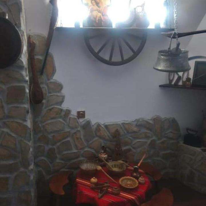 Рафт-лампи от автентични колела от каруца с 3 ръчно изработени дървени чашки!