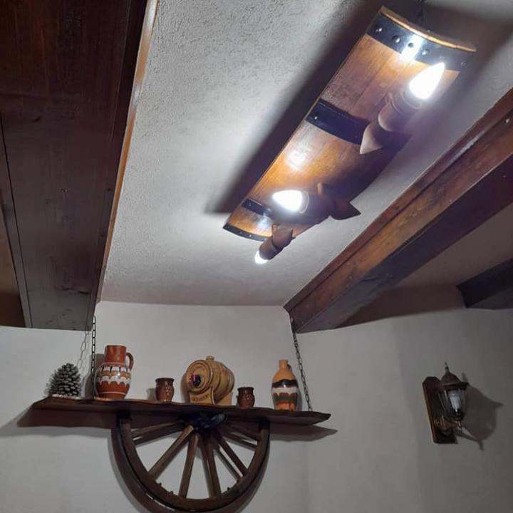 Полилеи от автентични реставирани бъчви с 4 ръчно изработени дървени чашки-конус!