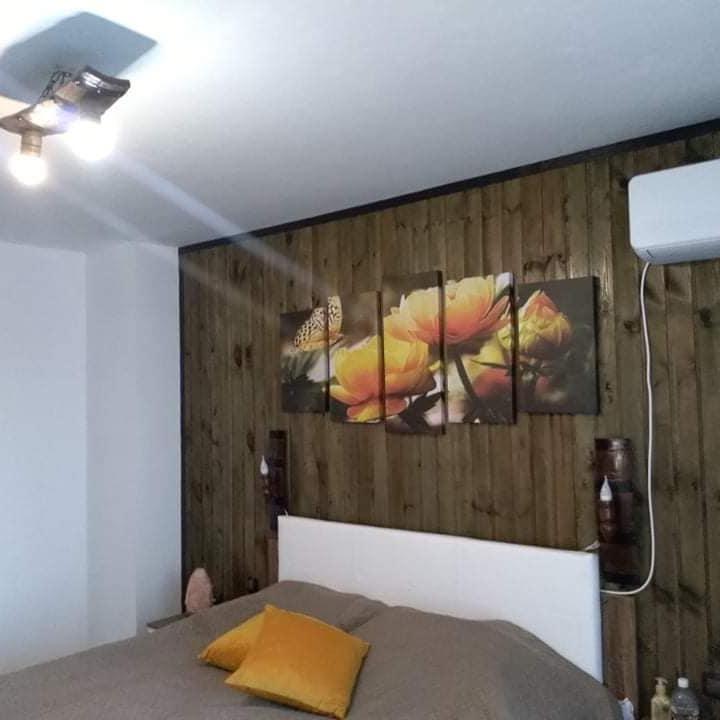 Полилеи от автентични дъбови бъчви с 2 ръчно изработени дървени чашки!