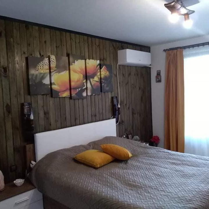 Полилеи от автентични дъбови бъчви с 2 ръчно изработени дървени чашки!