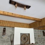 Полилеи от автентични дъбови бъчви с 2 ръчно изработени дървени чашки!