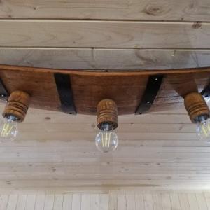 Полилеи от автентични дъбови бъчви с 3  ръчно изработени дървени чашки!