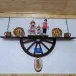 Рафт-етажерки  от автентични реставрирани колела от каруца!