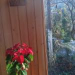 Вертикални стенни лампи с колело от каруца и 2 ръчно изработени дървени чашки!