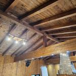 Полилеи от автентични дъбови бъчви с 3  ръчно изработени дървени чашки!