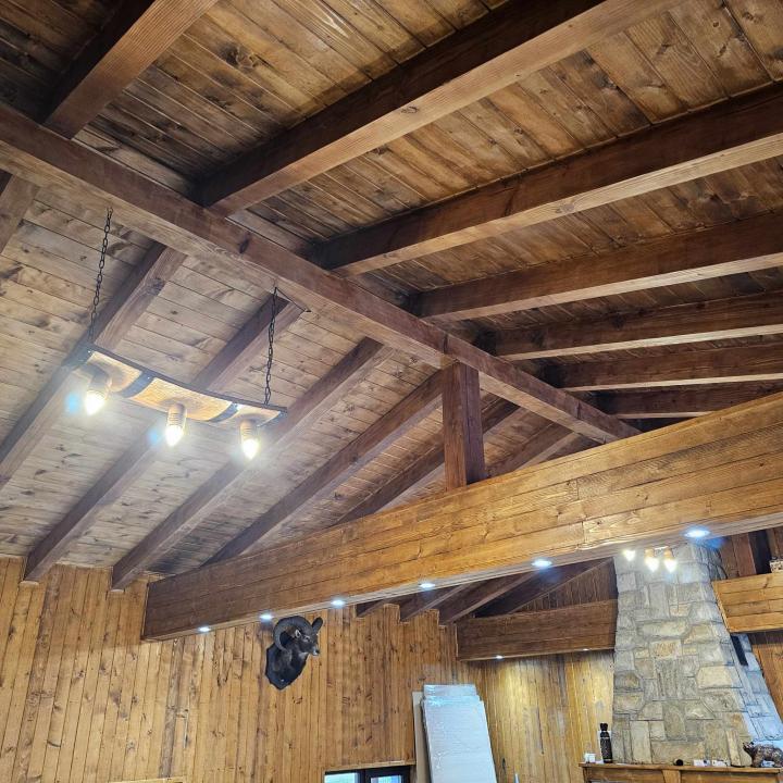 Полилеи от автентични дъбови бъчви с 3  ръчно изработени дървени чашки!