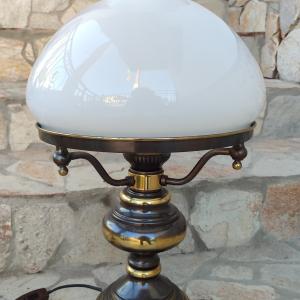 Уникална голяма настолна лампа с две стъкленици!