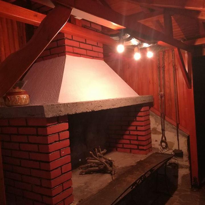 Полилеи от автентични дъбови бъчви с 3  ръчно изработени дървени чашки!