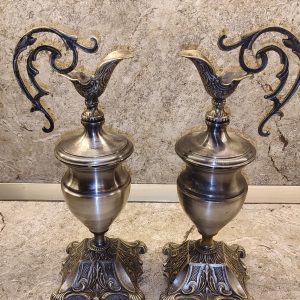 Красив старинен комплект амфори, кани с красиви орнаменти и дръжки!