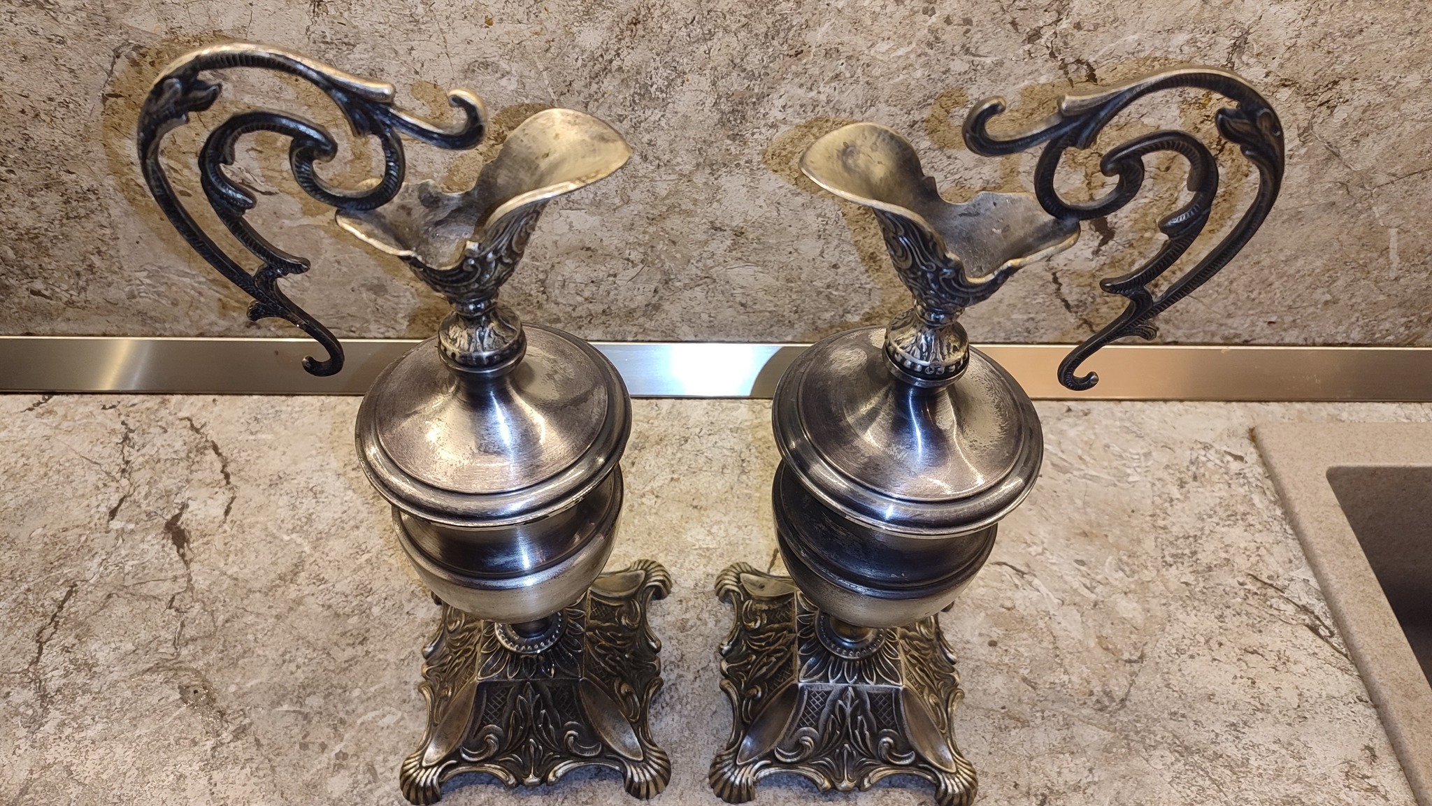 Красив старинен комплект амфори, кани с красиви орнаменти и дръжки! - Image 5