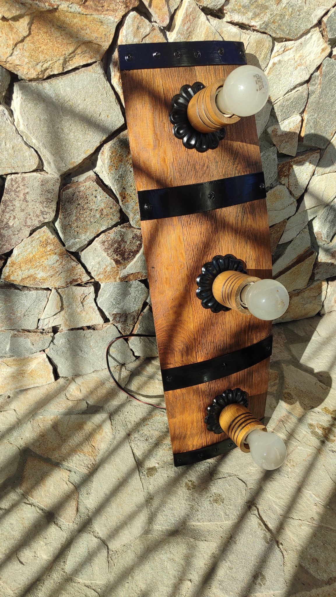 Полилеи от дъбови бъчви с ръчно изработени дървени чашки и ковано желязо! - Image 12