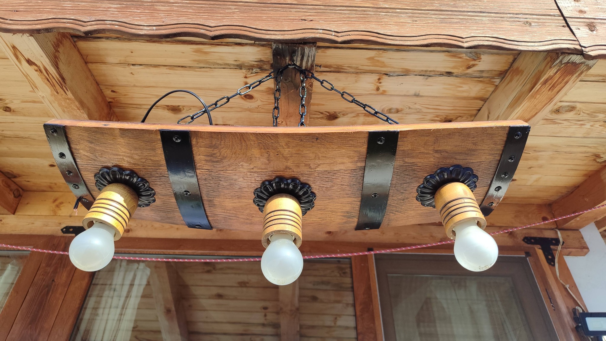 Полилеи от дъбови бъчви с ръчно изработени дървени чашки и ковано желязо! - Image 14