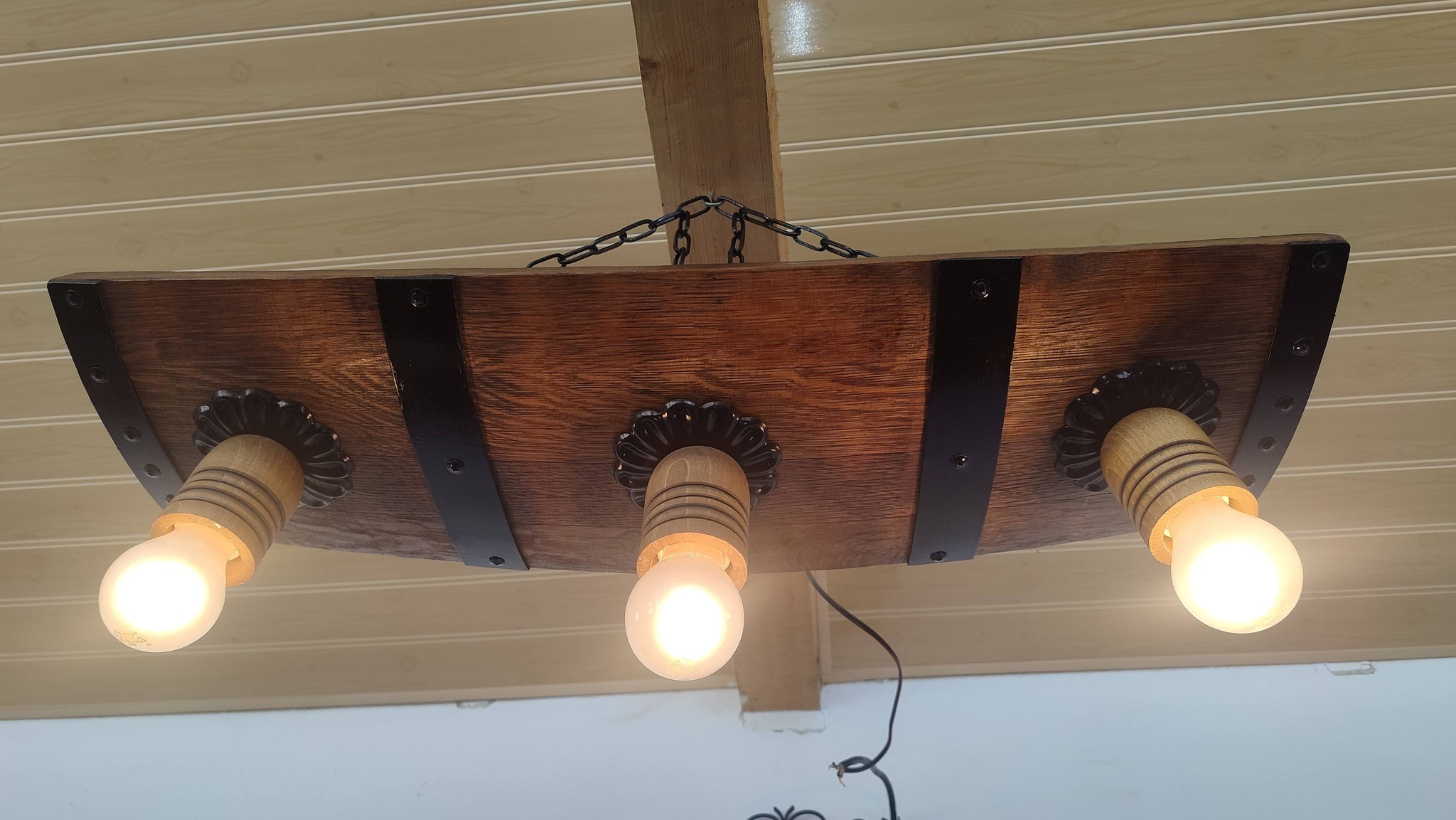 Полилеи от дъбови бъчви с ръчно изработени дървени чашки и ковано желязо! - Image 18