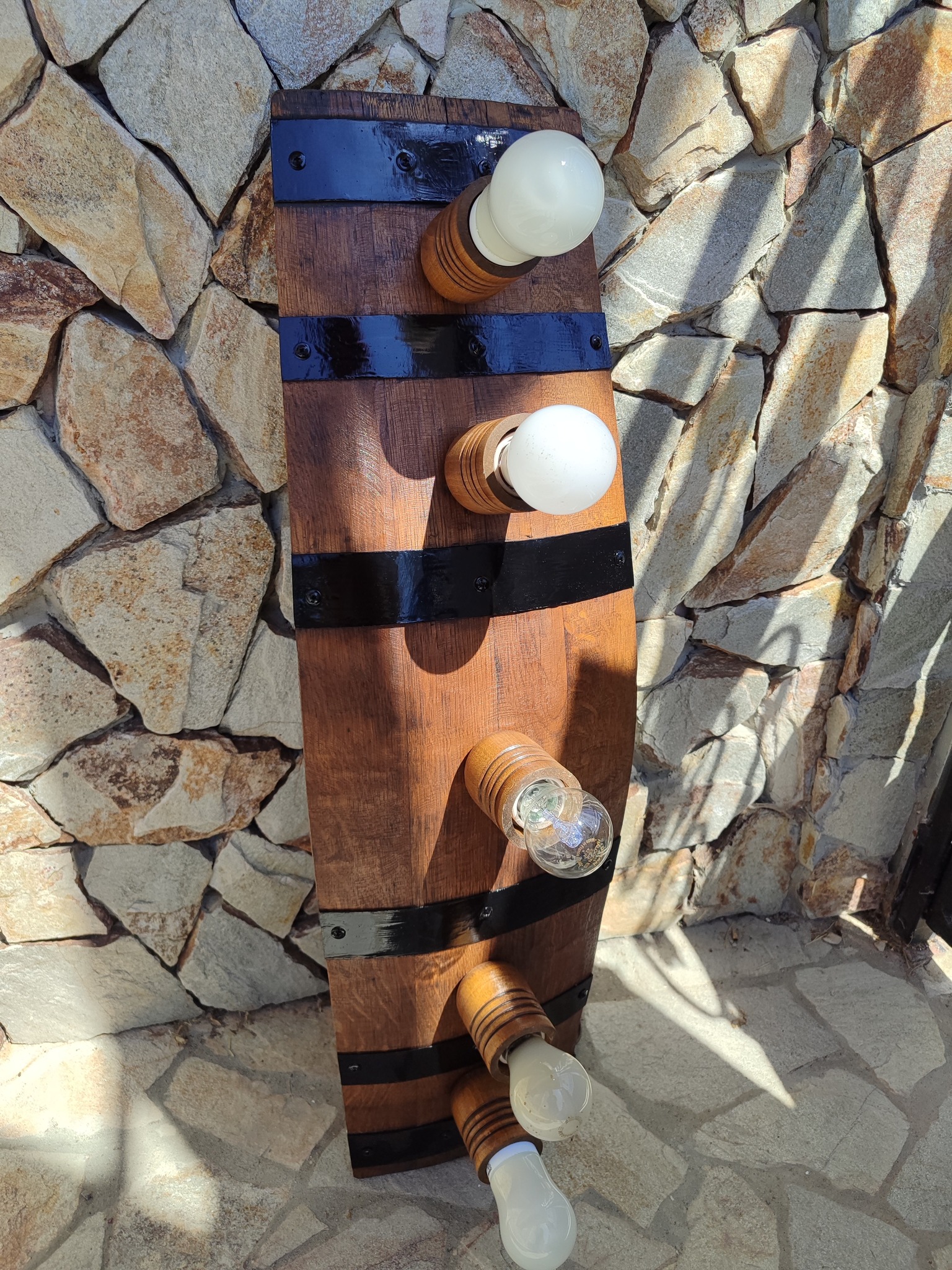 Полилеи от автентични реставрирани дъбови бъчви с 5 ръчно изработени дървени чашки - Image 10