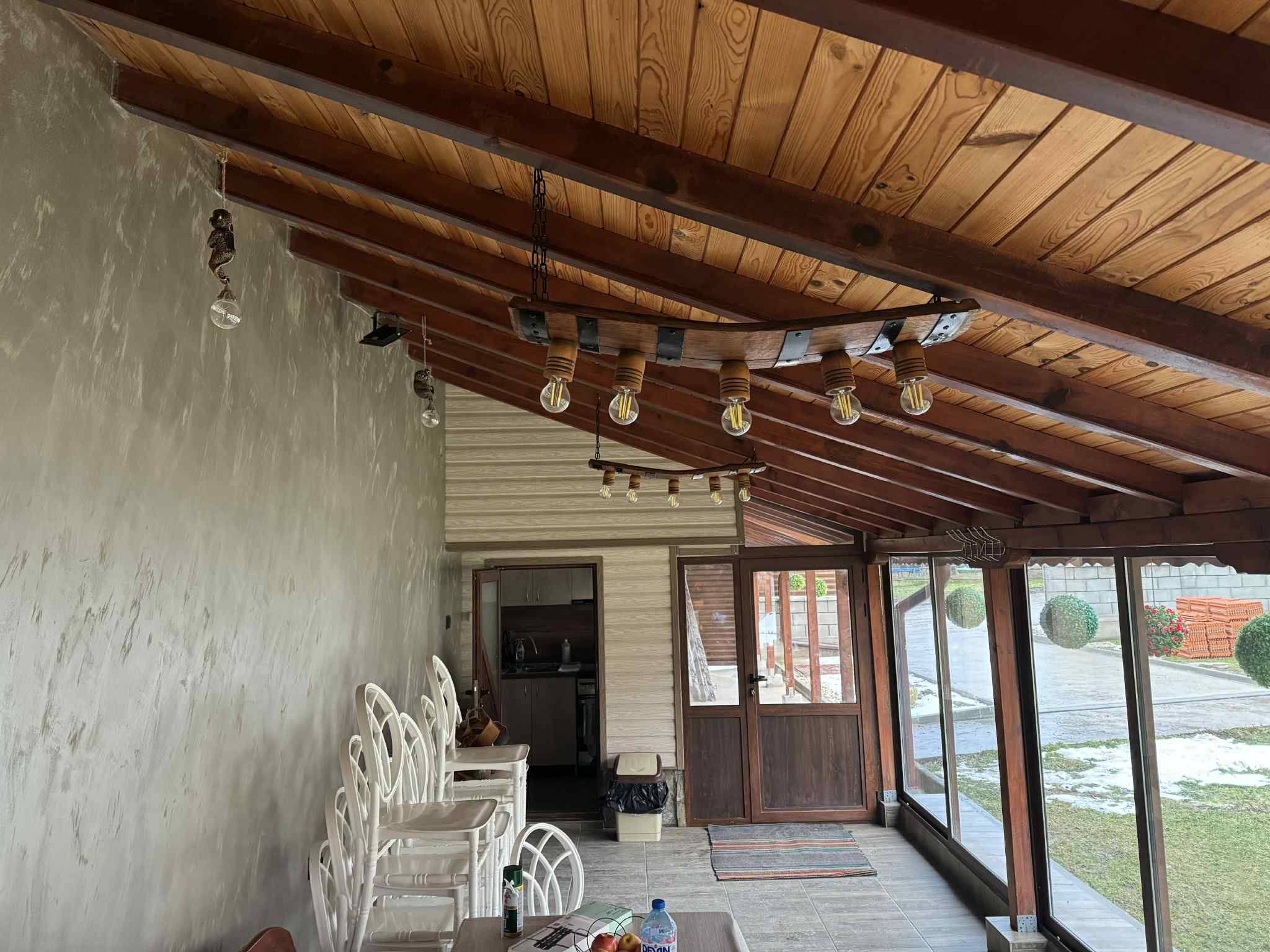 Полилеи от автентични реставрирани дъбови бъчви с 5 ръчно изработени дървени чашки - Image 4