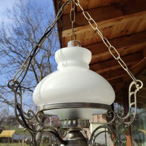 Красив старинен метален полилей с орнаменти и две стъкленици!