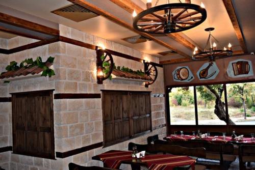 39927875 1036677809838430 1075468095910313984 n