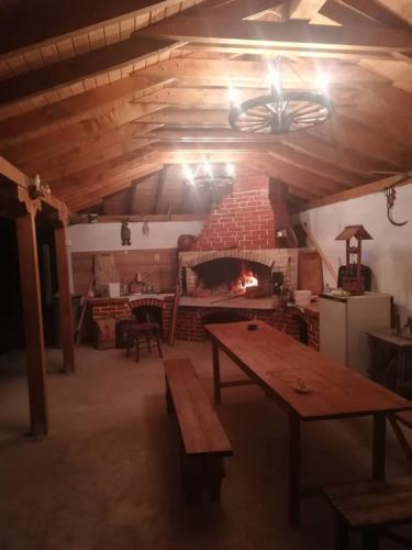 57321628 2598331293620256 610280471548395520 n